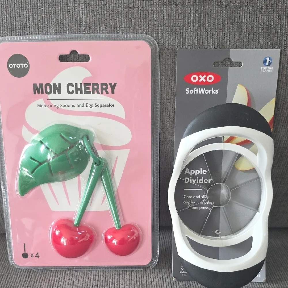 OTOTO Mon Cherry Measuring Spoons and OXO Apple Divider, Kitchen Bundle, New.
